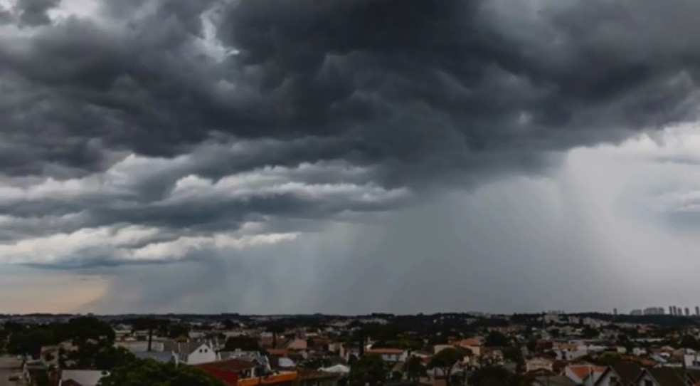 Juara e outras 67 cidades de Mato Grosso tm alerta de granizo e vendaval