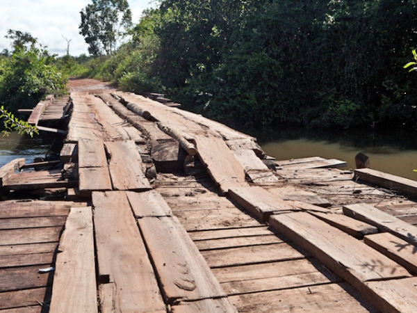 Acrimat em Ao flagra abandono das estradas em Mato Grosso