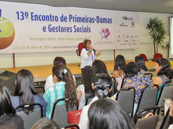 Anita Piovesan participa do 13 Encontro de Primeiras Damas do estado