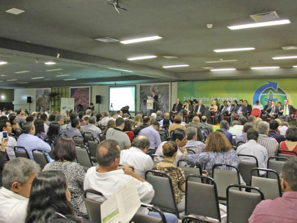 Encontro de Prefeitos teve programao integrada nesta sexta-feira