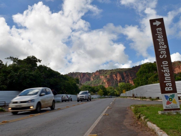 Governador veta projeto de Riva que probe pedgio em Chapada dos Guimares