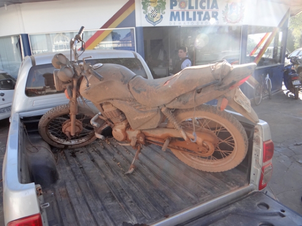 Polcia Militar localiza moto furtada h 30 dias em Juara