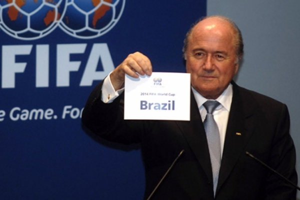 Blatter pretende tirar a Copa de 2022 do Qatar, diz jornal