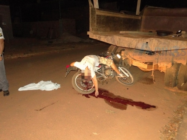 Jovem morre aps colidir moto em traseira de caminho parado na cidade de Porto dos Gachos