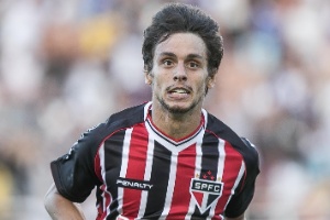 Rodrigo Caio passar por cirurgia e s volta ao So Paulo em 2015