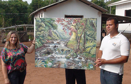 Primeira Dama arrecada R$ 4.2 mil em leilo de quadro doado por interno da Casa de Recuperao.