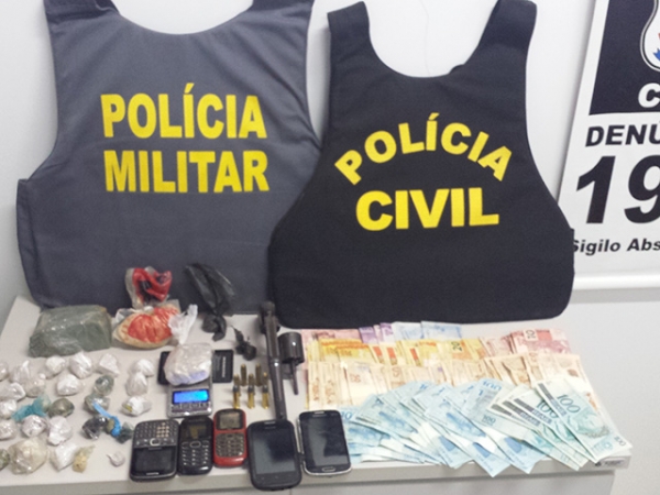 PM e Polcia Civil de Juara aprendem traficante com arma, dinheiro e pasta base de cocana.