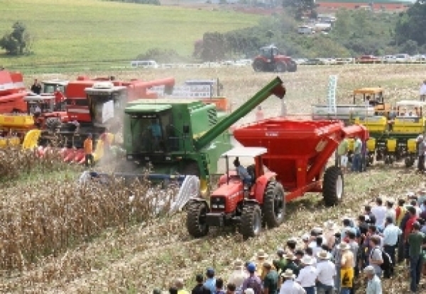 Vendas de mquinas agrcolas caem 16,6% este ano