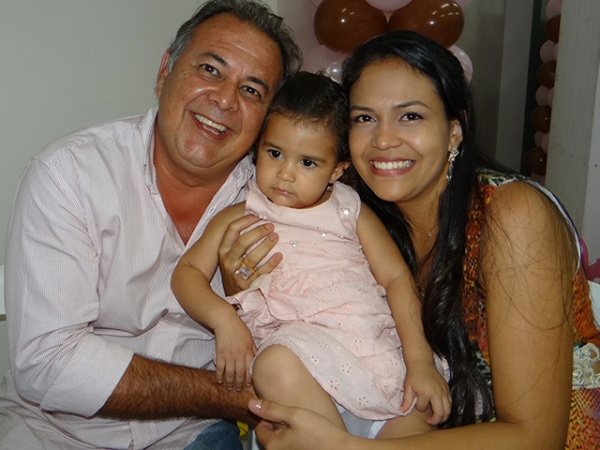 Pequena Bruna comemora com festa os dois anos de vida