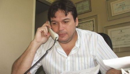 Prefeito  afastado por no implantar piso salarial aos professores