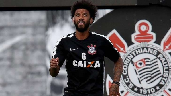 Cristian vibra com gol e v possibilidade de ganhar espao no Corinthians