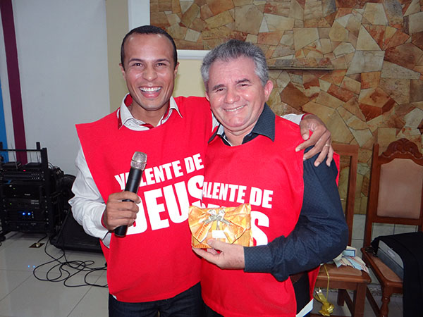 Pastor Robrio Lopes e Dicono Jairo comemoram aniversario na abertura do Seminrio do Reino.