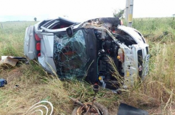 Homem fica ferido aps sofrer grave acidente entre dois carros na MT-480