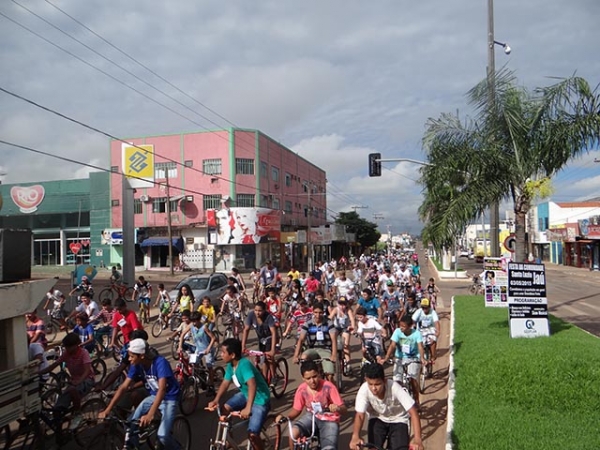 SEMATUR homenageia trabalhador com Passeio Ciclstico no Primeiro Pedala Juara.