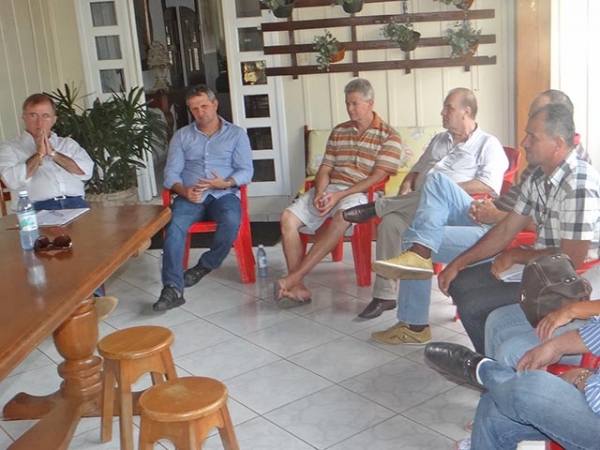 Deputado Dilmar DalBosco visita Juara e conversa com amigos.