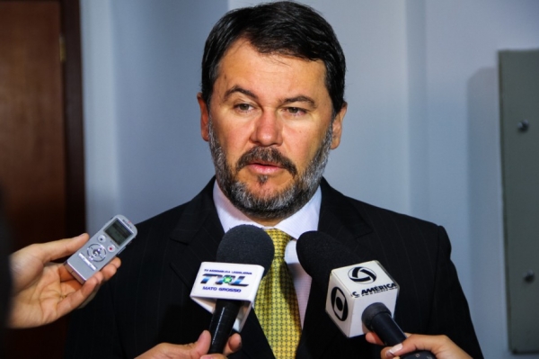 Aps falha textual, CPI muda objeto de investigao