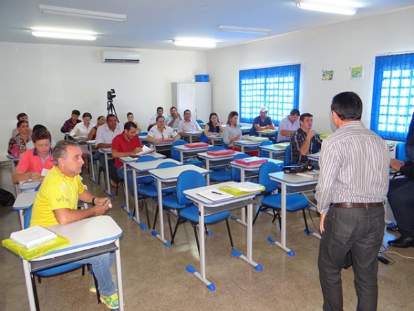 Municpios do Vale do Arinos participam em Juara de curso de descentralizao da SEMA.