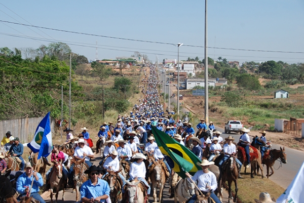 Sem exame de Mormo equinos e muares no podero participar do desfile de abertura da EXPOVALE.