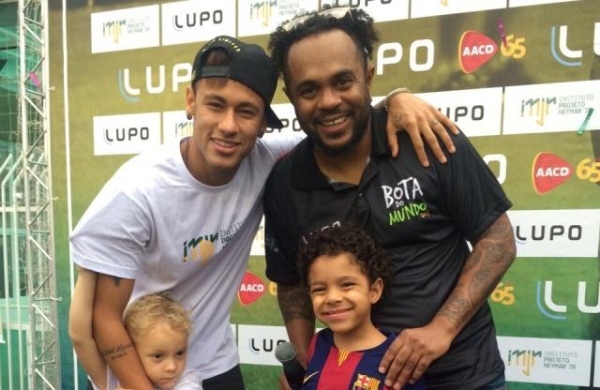 De frias na Baixada, Neymar diz querer evitar contato com o Santos