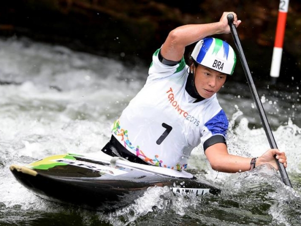 Mato-grossense conquista primeiro ouro feminino do Brasil na histria da canoagem no Pan 