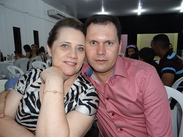 Vanderlei e Inez Lauro comemoram 21 anos de casado.