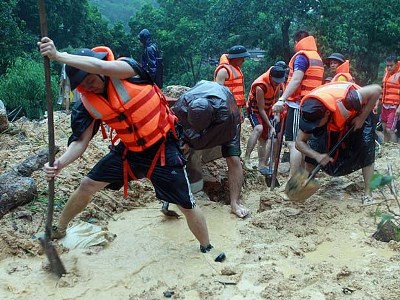 Inundaes e deslizamentos de terra deixam ao menos 17 mortos no Vietn