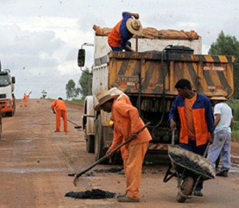 Sudeco garante R$ 2 milhes para pavimentao em MT