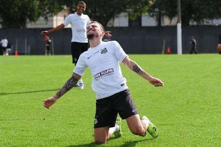 CBF faz consulta a Lucas Lima e Santos j aguarda convocao