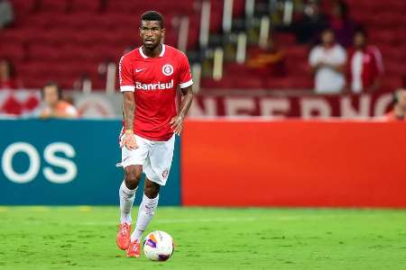 Inter encaminha venda de Geferson e segura Wellington