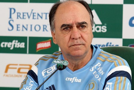 Marcelo Oliveira tem dvidas no meio e no ataque