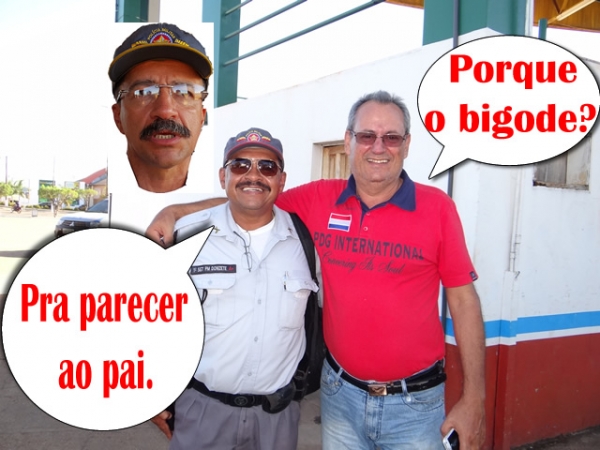 O que o filho no faz para parecer ao pai, at deixar bigode e usar culos