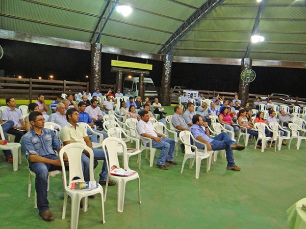 Palestra Caminhos da Rentabilidade para Pecuria de corte foi realizada em Juara pela Acrivale