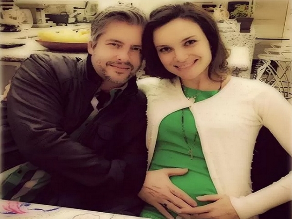 Sertanejo Victor Chaves anuncia gravidez da namorada