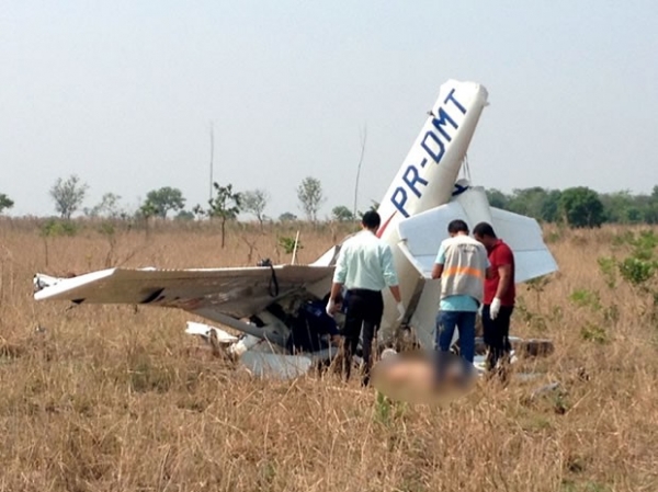 Aeronave cai a 50 metros de pista de pouso e duas pessoas morrem em MT