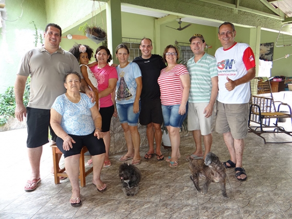 Famlia Lauro se rene no feriado em clima muita alegria