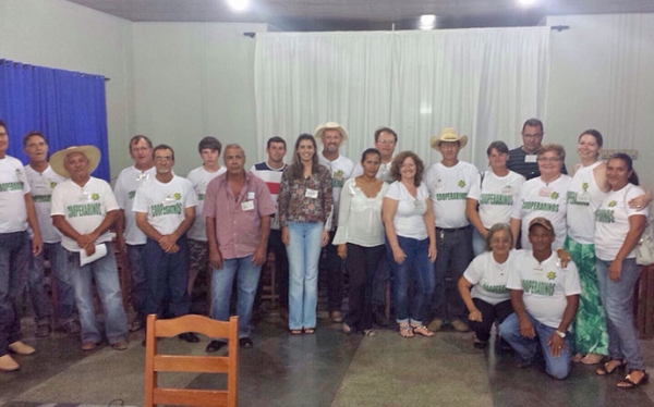 Cooperados da Cooperarinos passam feriado discutindo metas para 2016 tcnicos do Sebrae