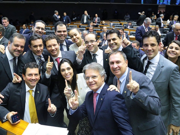 Tucanos afirmam que abertura do processo de impeachment contra Dilma atende a clamor social