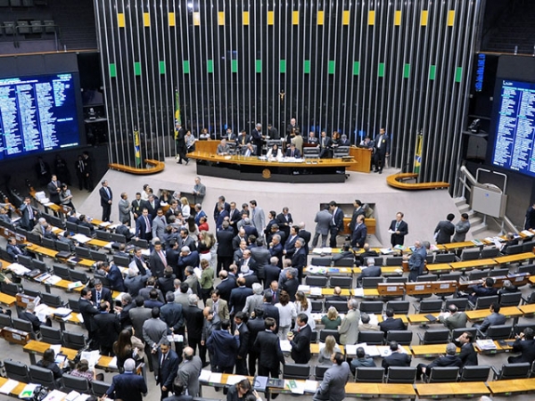 Plenrio realiza sesso extraordinria para eleger membros da comisso especial do impeachment