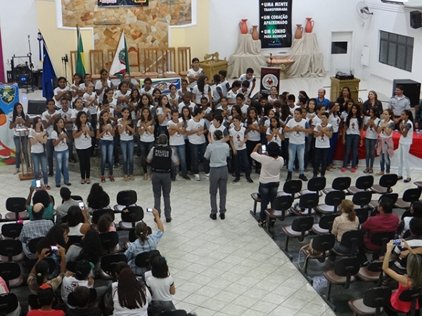 PM de Juara realiza formatura dos alunos que cursaram o PROERD em 2015.