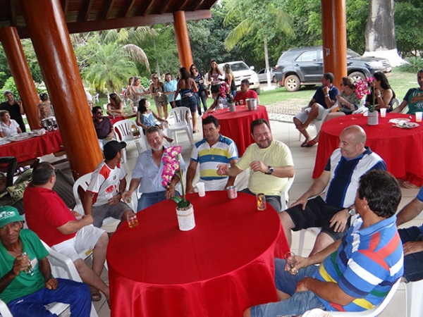 Amigos fazem festa de despedida para Goeldner e recepo para Rosso do TG de Juara.