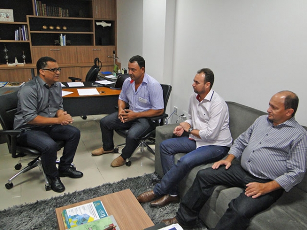 Vereadores apresentam demandas de Juara  deputados na Assembleia Legislativa.