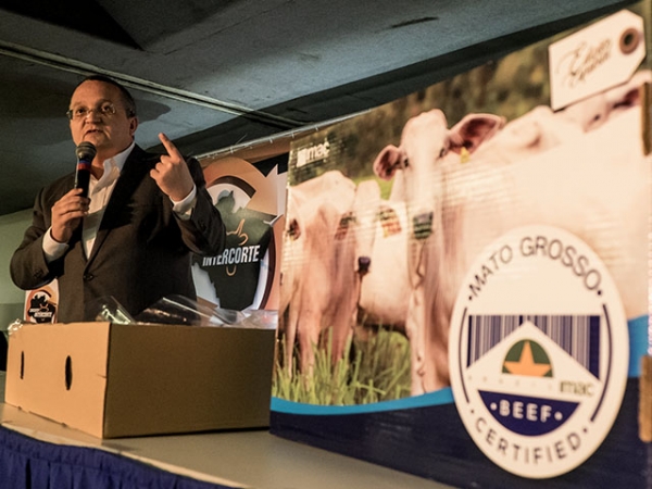 Governador Pedro Taques lana selo de qualidade da carne atravs do IMAC