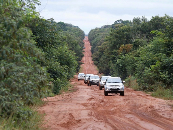 Estado far pavimentao e recuperao de rodovias no Mdio Norte