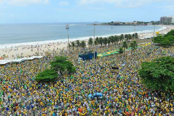 Manifestaes contra governo Dilma renem milhares pelo Pas