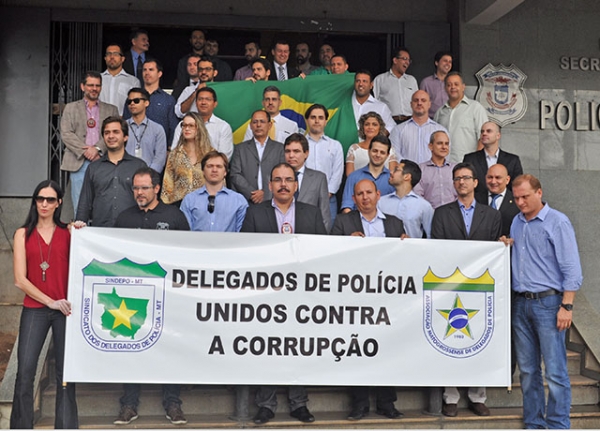 Delegados se renem em ato contra a corrupo e em apoio a Polcia Federal