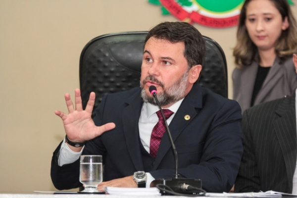 Ministro Gilmar Mendes debate PEC de autoria de Oscar Bezerra