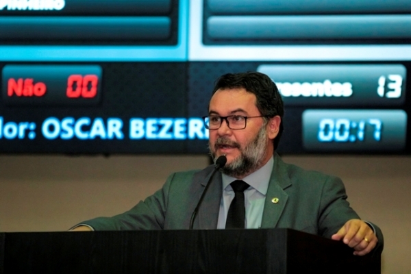 Deputado Oscar Bezerra cobra explicaes da Ager sobre transporte intermunicipal de Juara a Cuiab 
