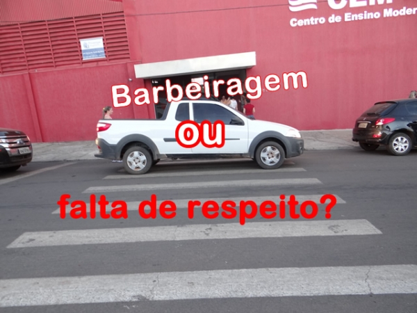 Estacionamento em frente ao CEM continua uma baguna.