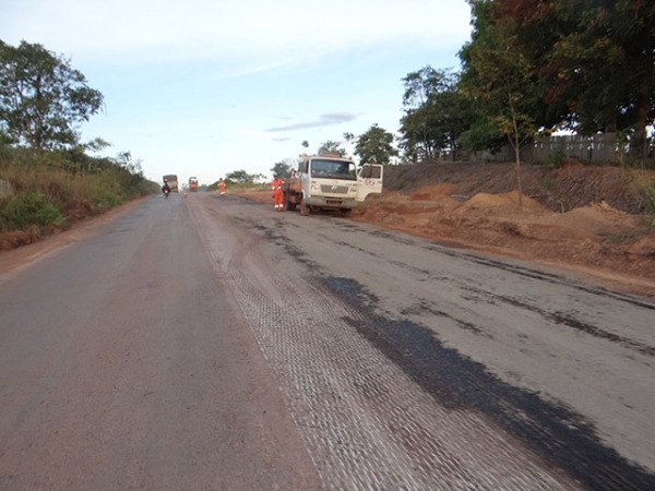 Recuperao asfltica da MT 338 entre Novo Horizonte do Norte e Juara continua em ritmo acelerado.