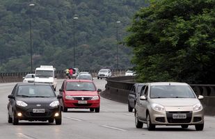 Lei do farol aceso durante o dia e novas multas comeam a valer nesta sexta-feira, 08 de julho